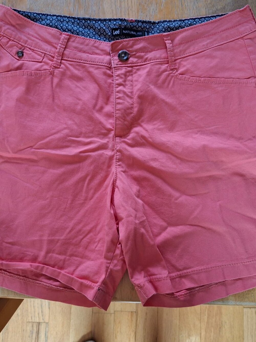 Lee Natural Fit chino shorts - coral color